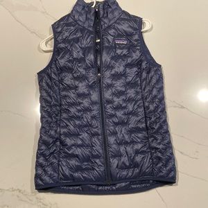 Women’s size small navy nano puff Patagonia vest